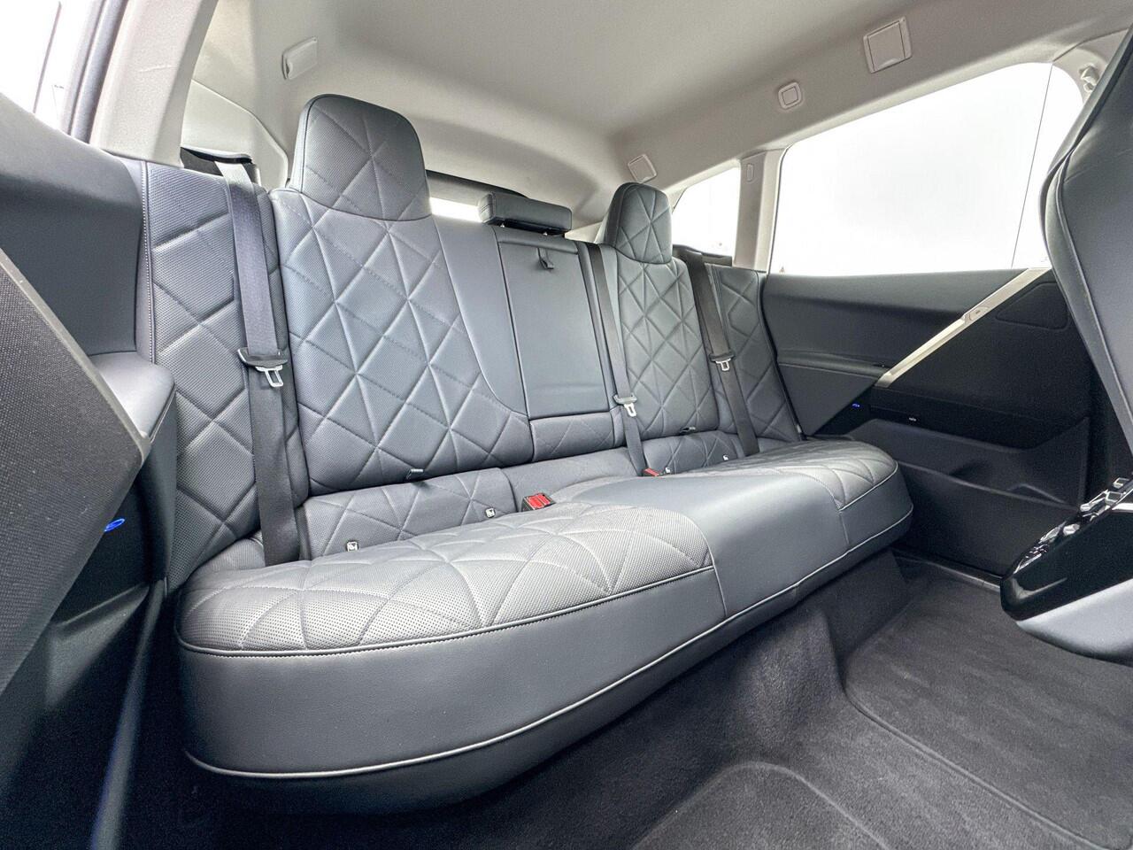 BMW iX xDrive40 High Executive 4 zone airconditioning / Head Up Display / Stoelverwarming / Iconic Sounds / Selections