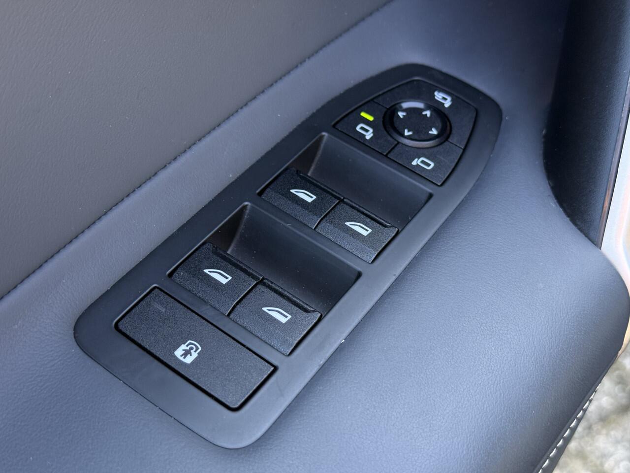 BMW iX xDrive40 High Exe | 21" | Laser | Sportpakket | Driving Assistant Plus