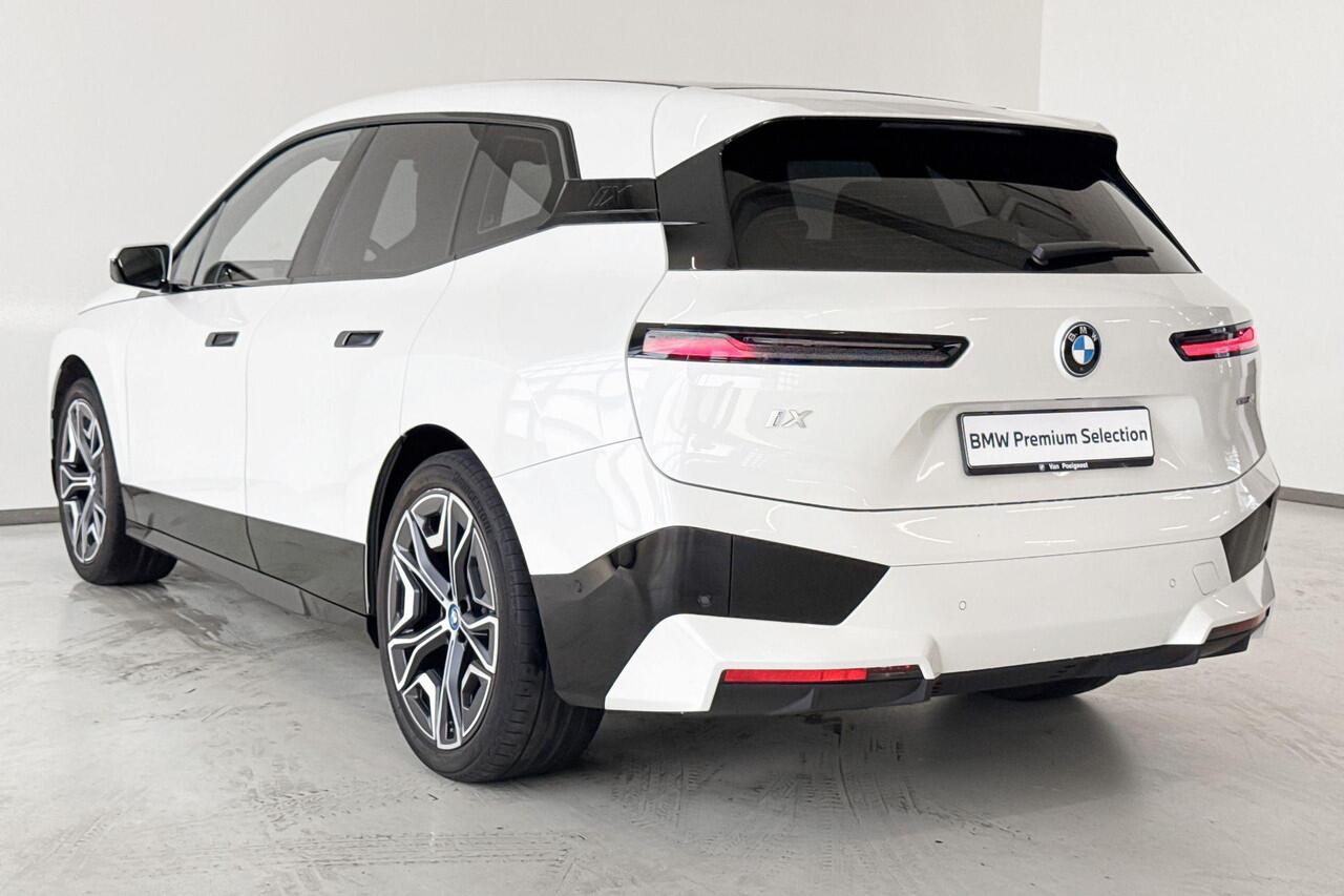 BMW iX xDrive40 High Executive Sportpakket | Selections