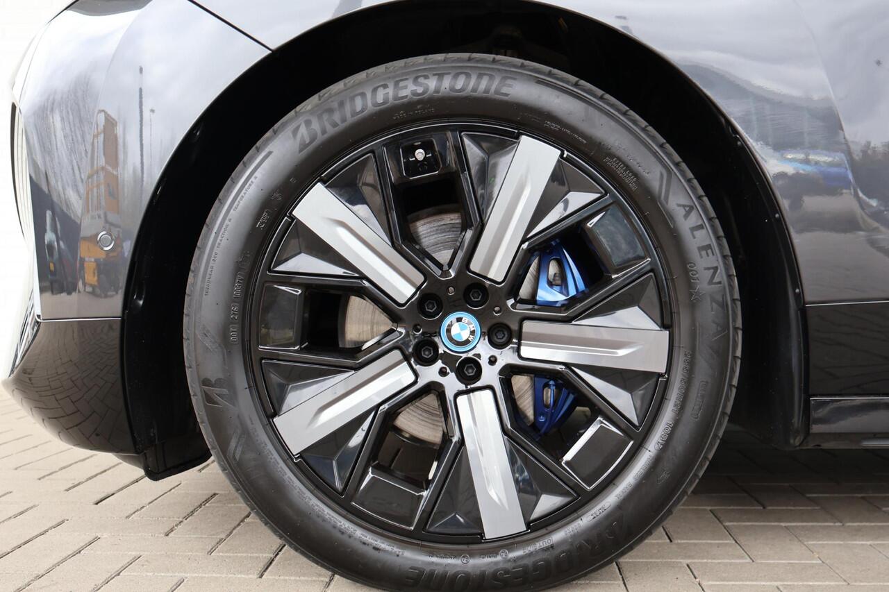 BMW iX xDrive50 | Sport Edition | Bowers & Wilkins | Panoramadak Sky Lounge | Laserlight