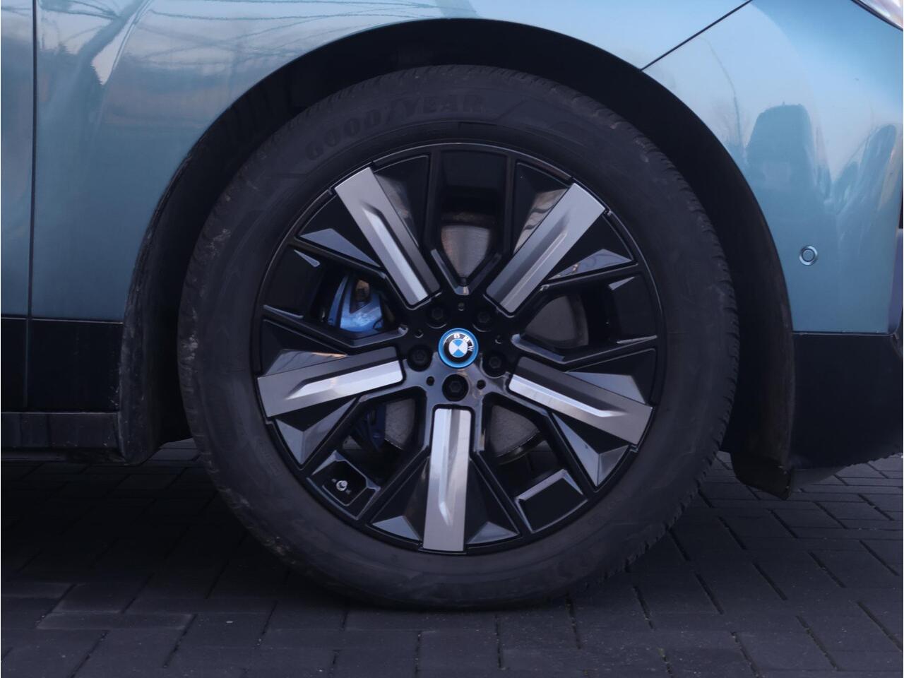 BMW iX xDrive40 High Executive 77 kWh Skylounge/ Driving Assistant Professional/ Harman-Kardon/ Sportpakket