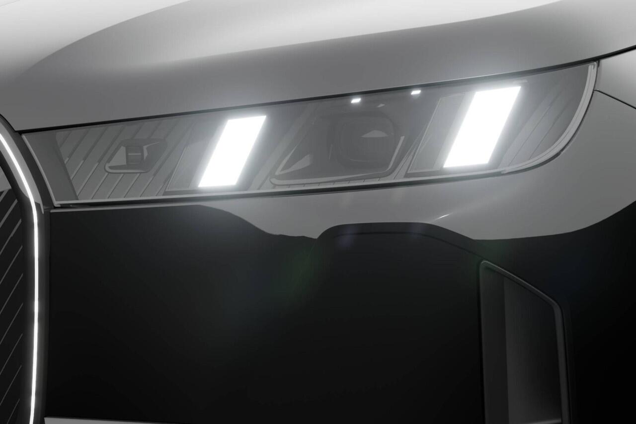 BMW iX xDrive60 | M Sport Pro | Comfort Pack | Innovation Pack | Showroomvoordeel