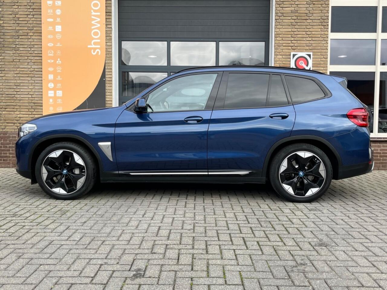 BMW iX HIGH EXECUTIVE 80KWh PANODAK/LEER/TREKHAAK/LED/CAMERA/1E EIG./NL
