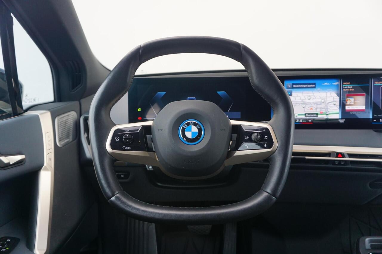 BMW iX xDrive40 Sportpakket 22'' / Bowers & Wilkins / Laserlight / Driving Assistant