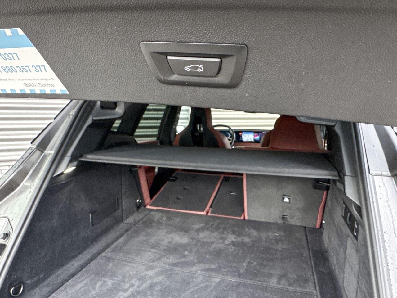 BMW iX xDrive50 Sportpakket / High Executive / CoPilot Pack / Integral Active Steering / Soft-Close / Sky Lounge / Harman Kardon / Luchtvering