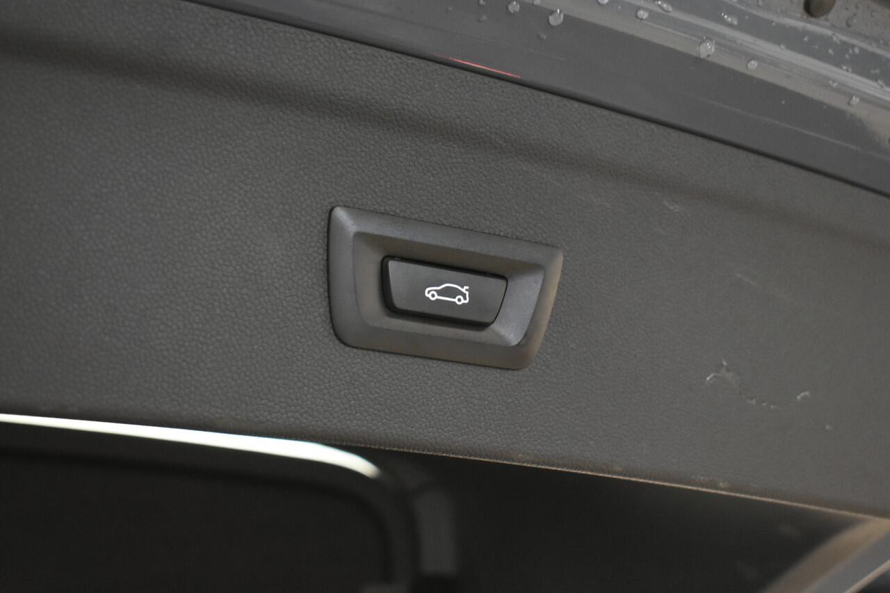 BMW iX xDrive40 High Executive 77 kWh SOH 100% El Trekhaak Panodak Head Up Camera