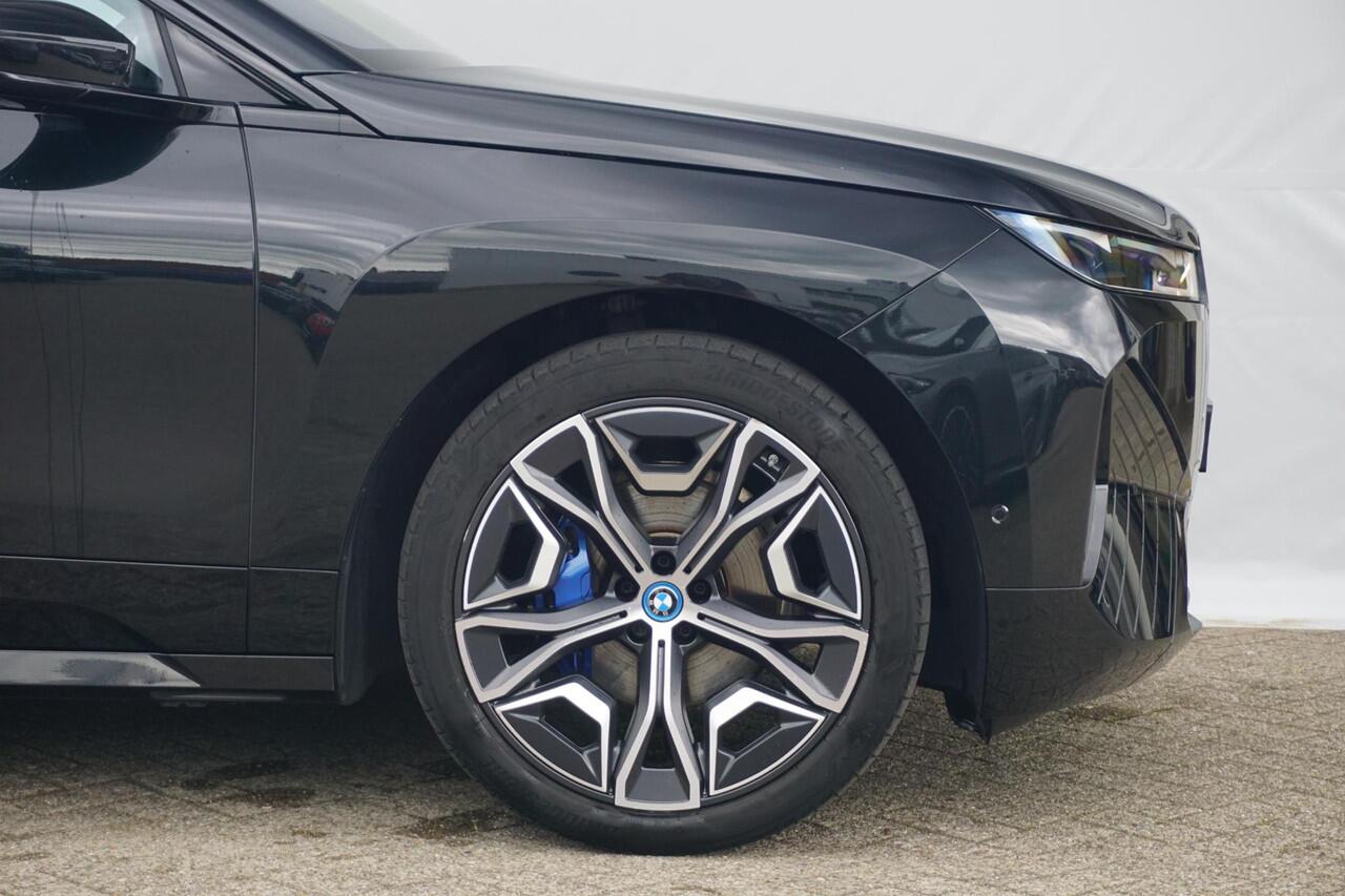 BMW iX xDrive40 Sportpakket 22'' / Bowers & Wilkins / Laserlight / Driving Assistant