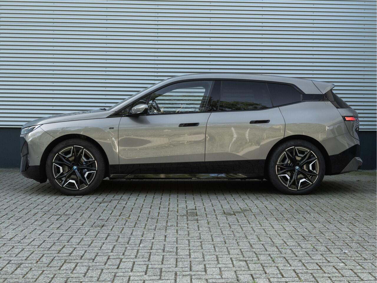 BMW iX M60 High Executive - Pano - Trekhaak - 112kWh