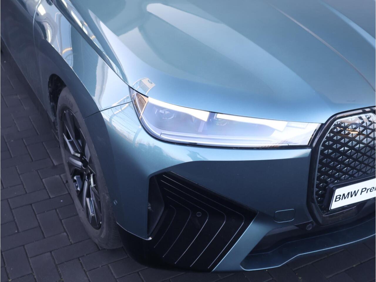 BMW iX xDrive40 High Executive 77 kWh Skylounge/ Driving Assistant Professional/ Harman-Kardon/ Sportpakket