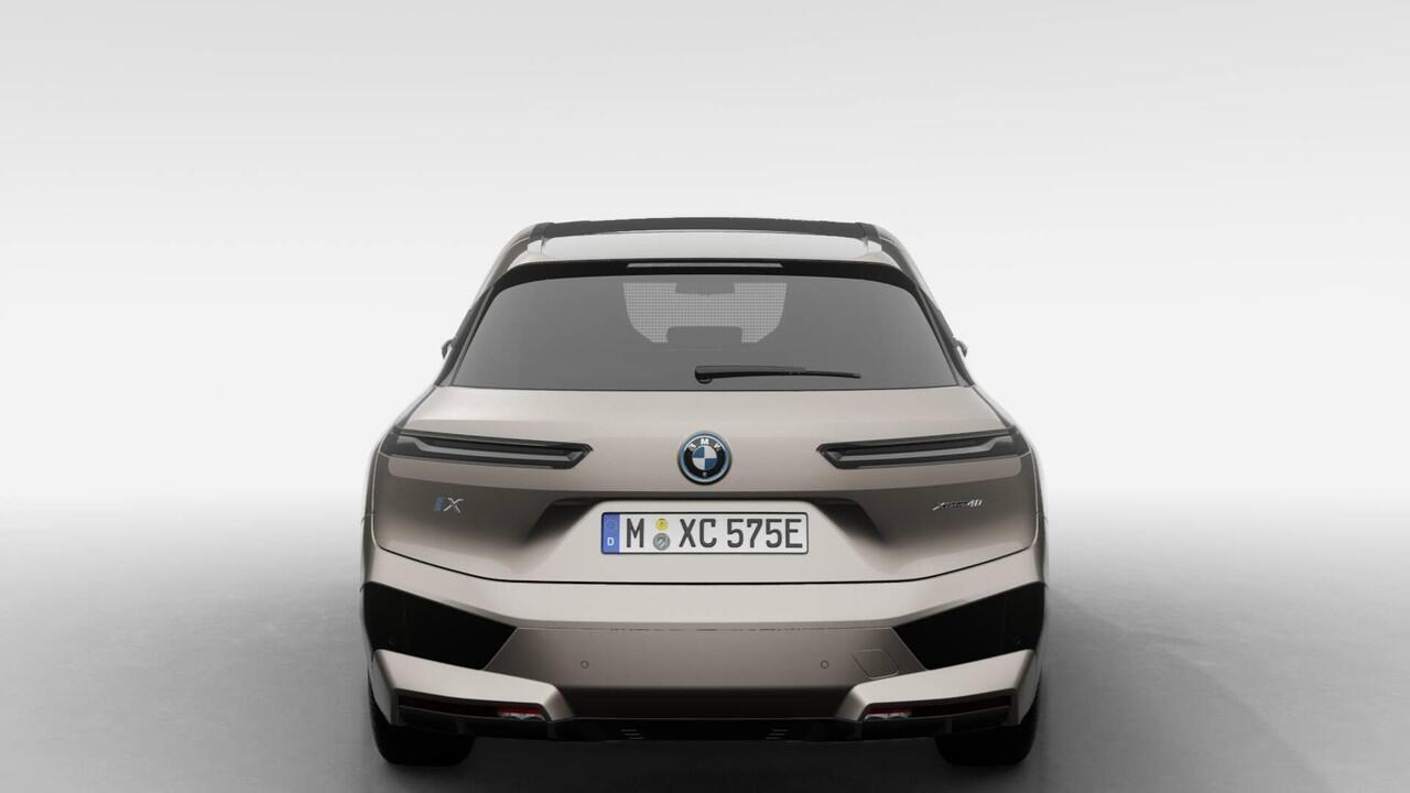 BMW iX xDrive40 | Sport Package