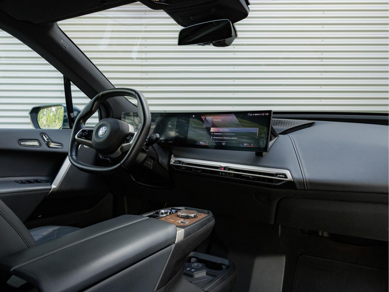 BMW iX M60 xDrive - Pano - Bowers & Wilkins - Trekhaak - Stoelventilatie
