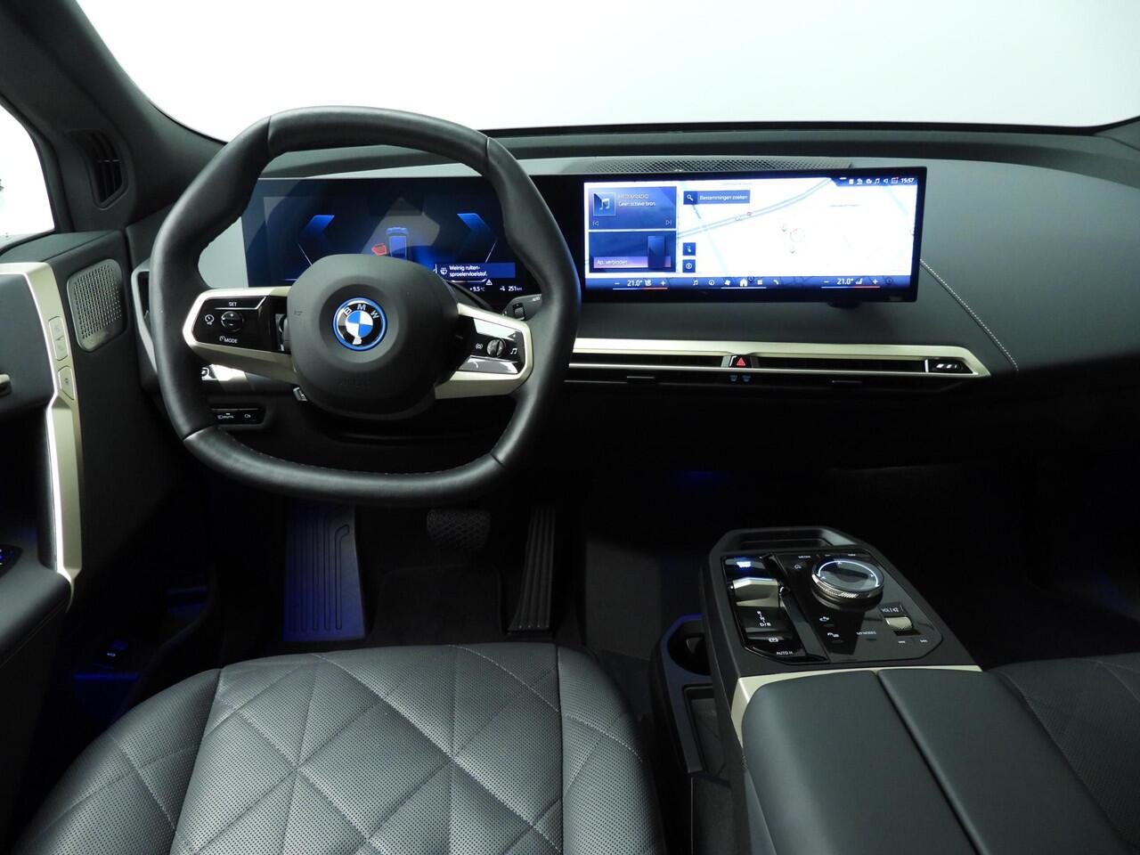 BMW iX xDrive50 | Sportpakket | Laserlicht | Leder | HUD | Active cruise | Panoramadak | Bowers & Wilkins sound | Alu 21 inch