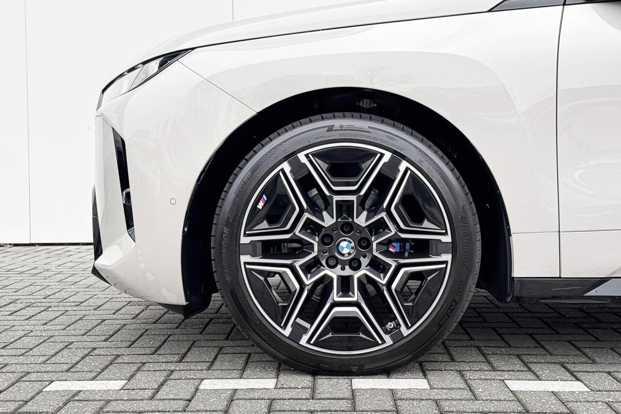 BMW iX xDrive45 101 kWh M Sport | Panoramadak | innovation Pack