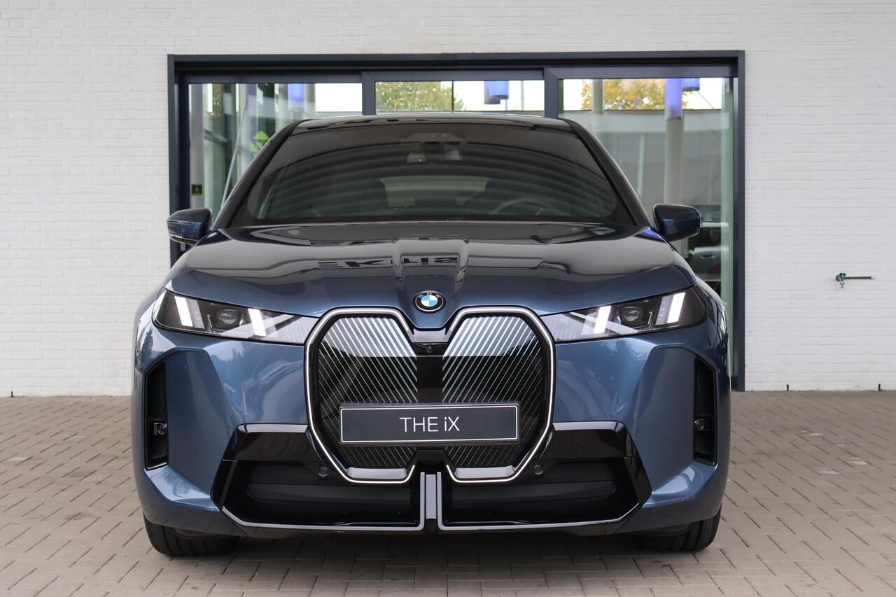 BMW iX xDrive60 | M Sportpakket | Comfort Pack | Innovation Pack
