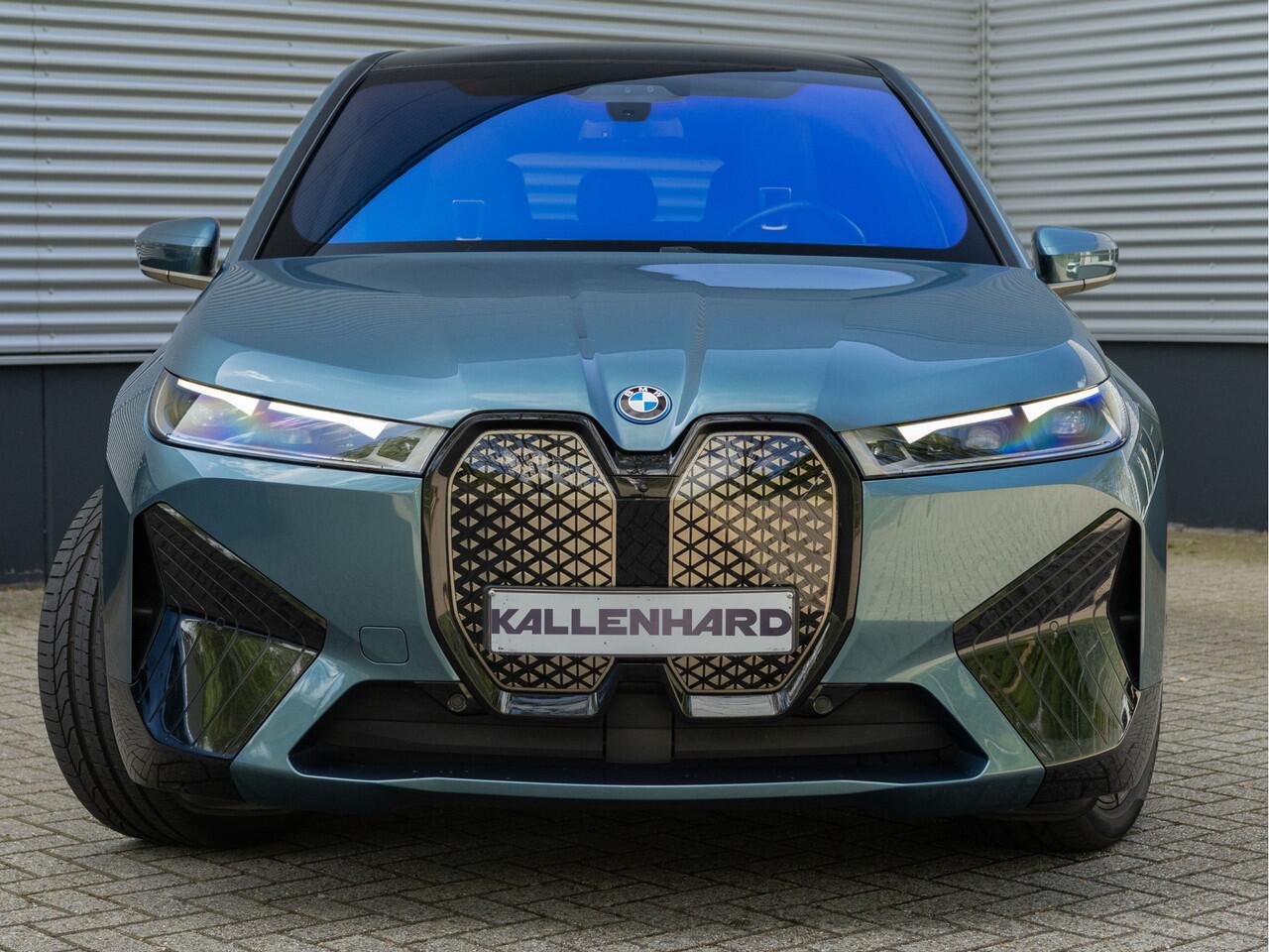 BMW iX M60 - Pano - Bowers & Wilkins - Trekhaak - Stoelventilatie