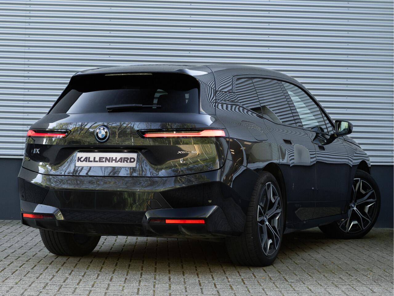 BMW iX xDrive50 - Sportpakket - Pano - Driving Ass Prof - Harman Kardon