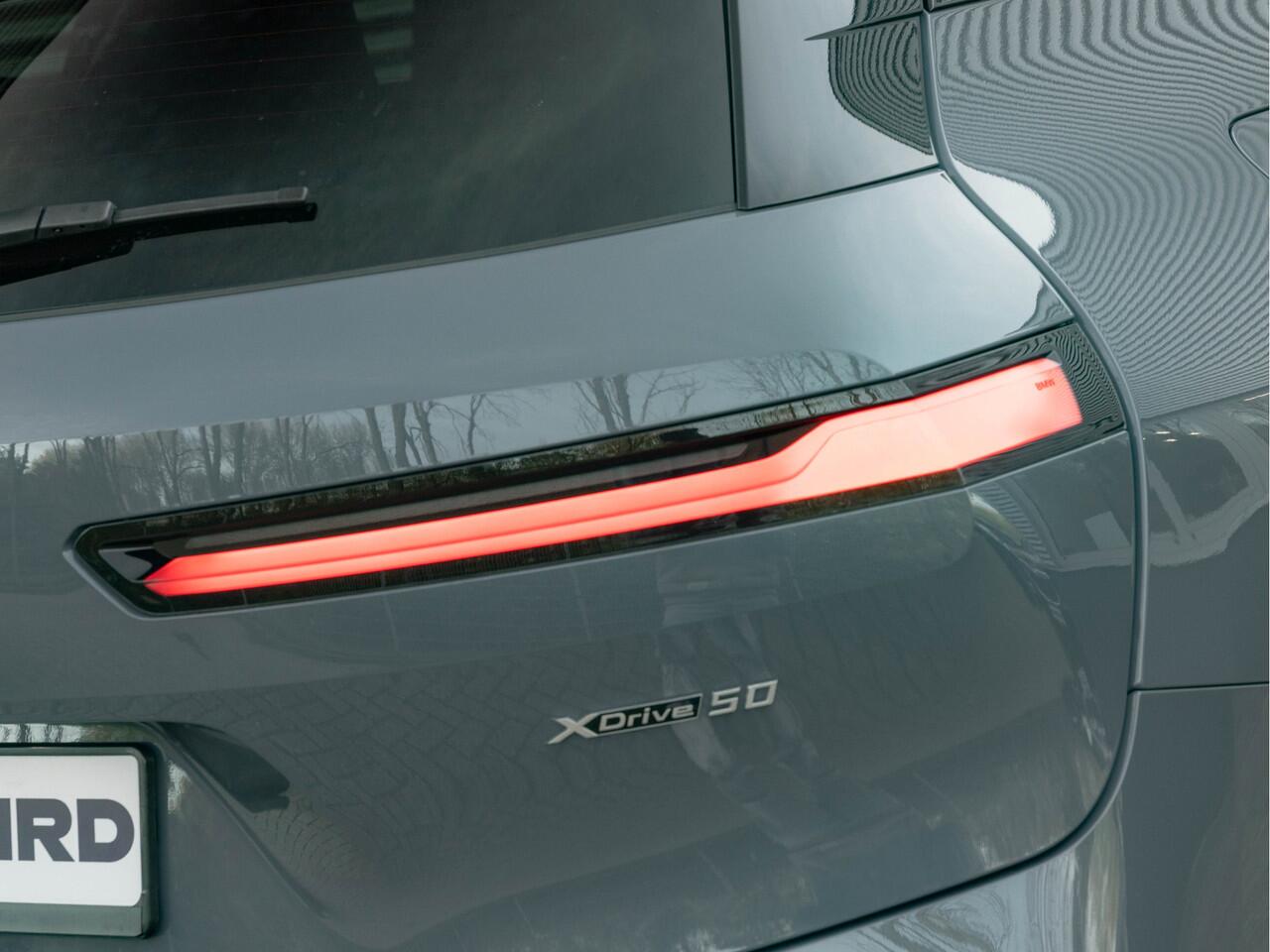 BMW iX xDrive50 - 112 kWh - Sportpakket - Driving Ass Prof - Head-up