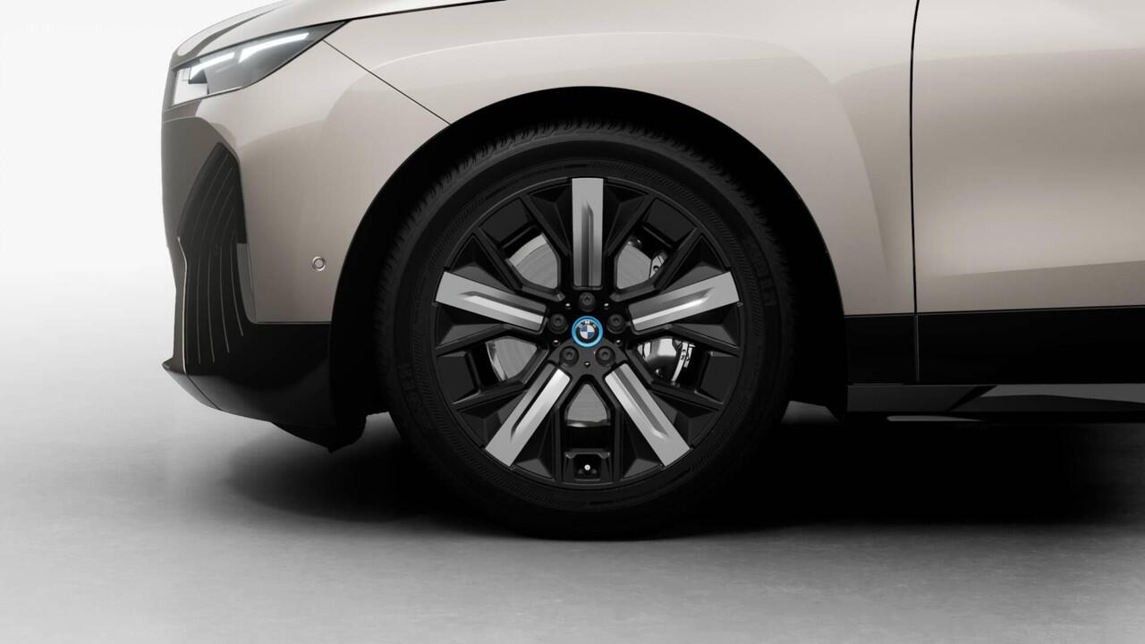 BMW iX xDrive40 | Sport Package