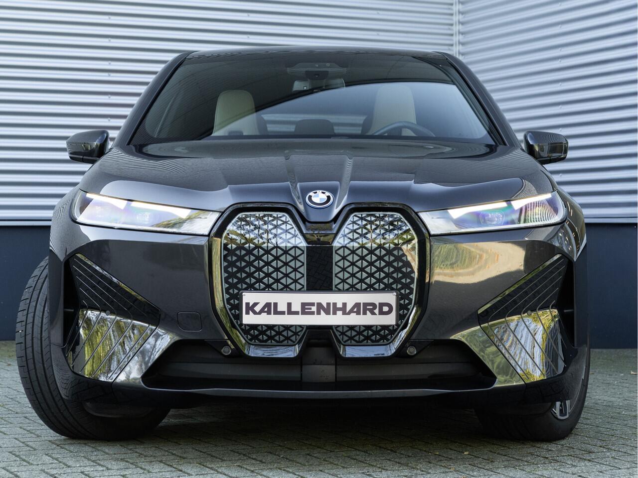 BMW iX xDrive50 - Sportpakket - Pano - Driving Ass Prof - Harman Kardon