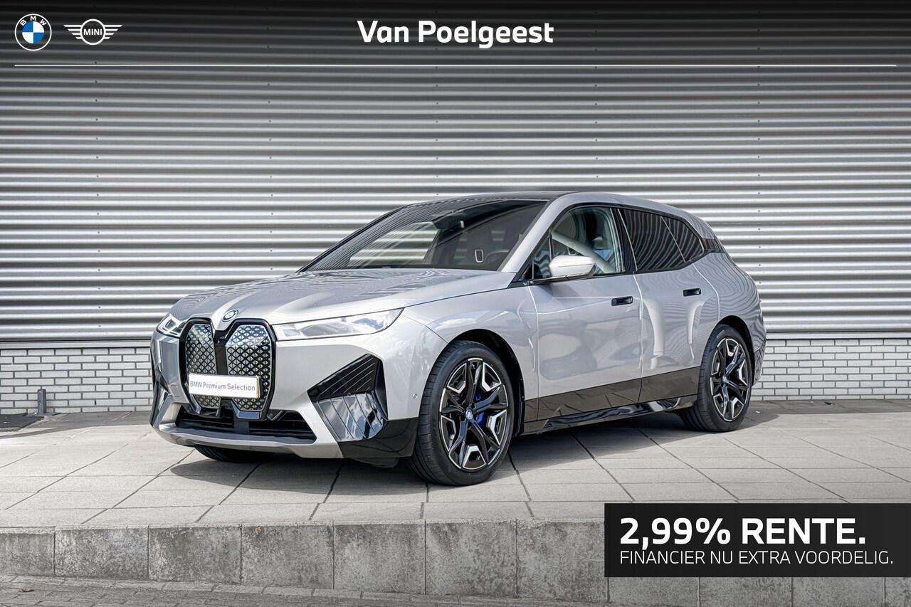 BMW iX xDrive40 Business Edition Plus 77 kWh / Selections