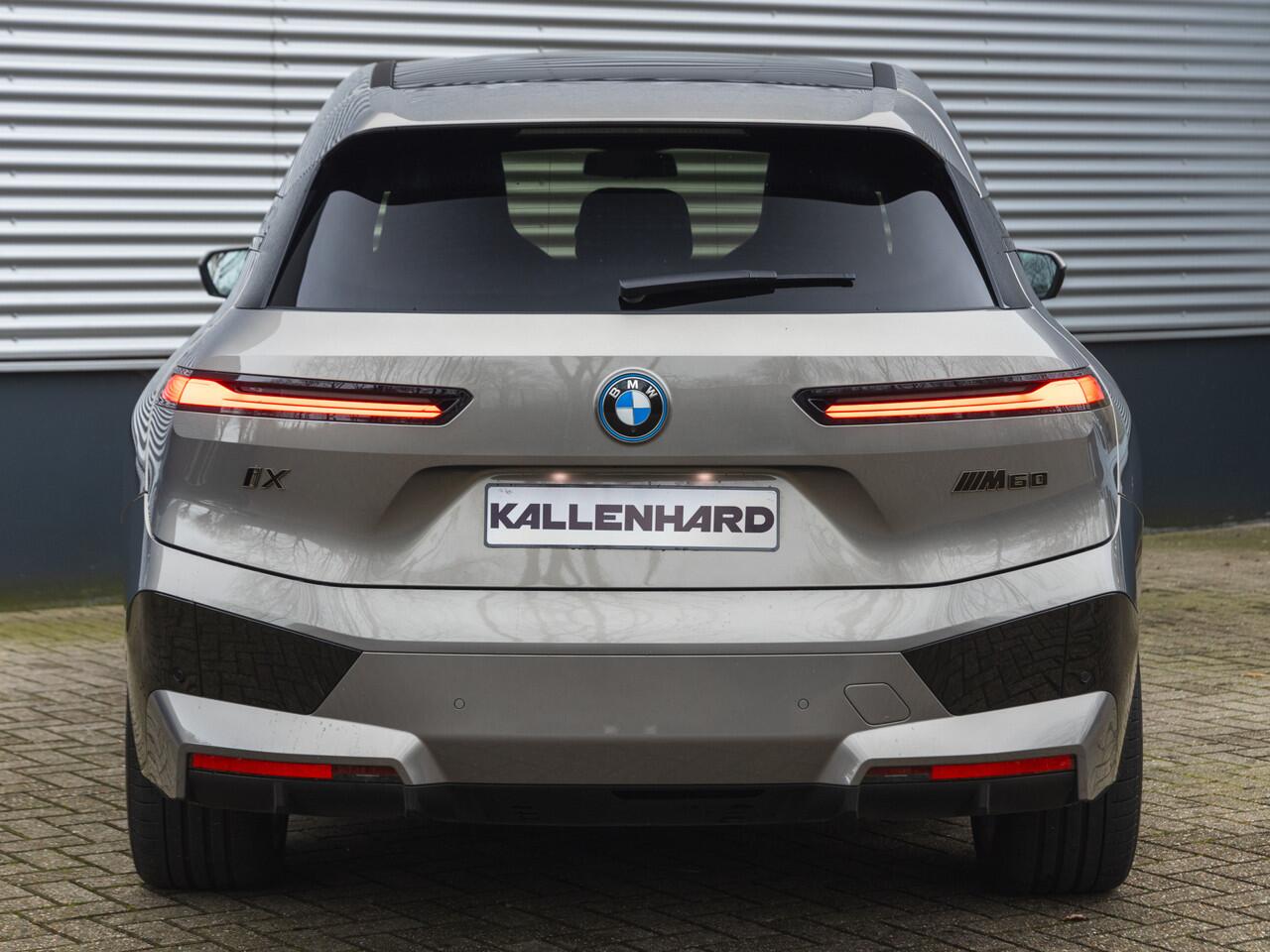 BMW iX M60 High Executive - Pano - Trekhaak - 112kWh