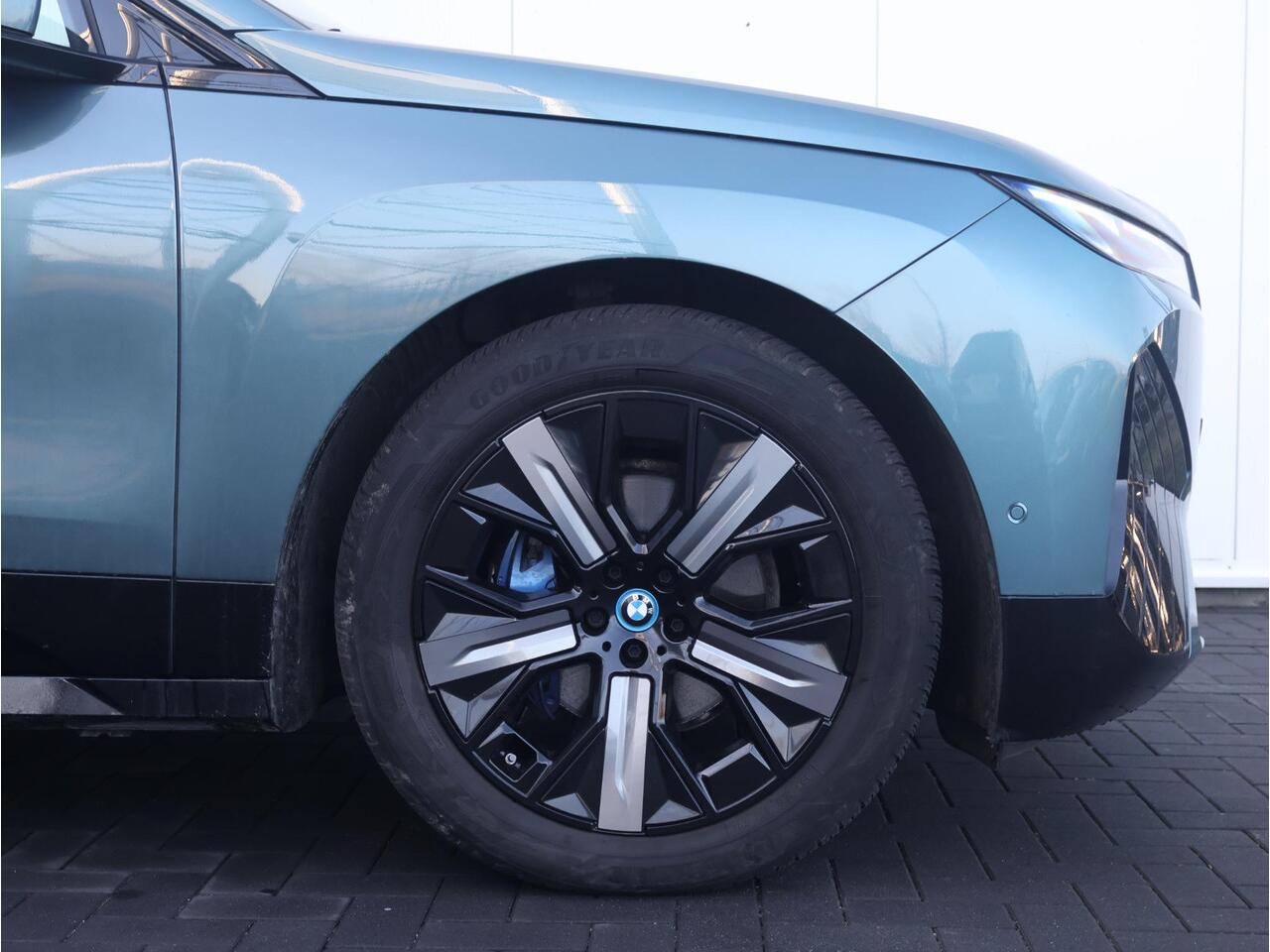 BMW iX xDrive40 High Executive 77 kWh Skylounge/ Driving Assistant Professional/ Harman-Kardon/ Sportpakket