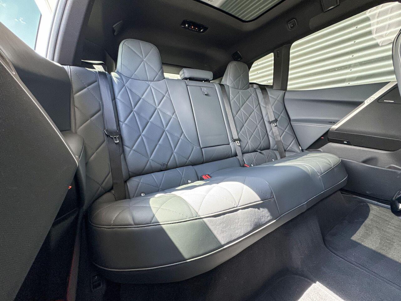 BMW iX xDrive40 Business Edition Plus 77 kWh / Selections