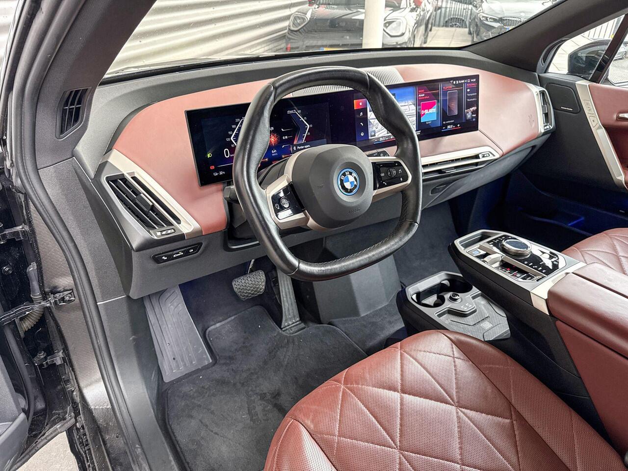 BMW iX xDrive50 Sportpakket / High Executive / CoPilot Pack / Integral Active Steering / Soft-Close / Sky Lounge / Harman Kardon / Luchtvering