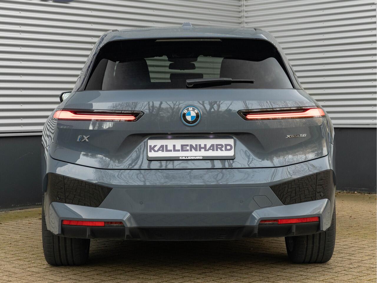 BMW iX xDrive50 - 112 kWh - Sportpakket - Driving Ass Prof - Head-up