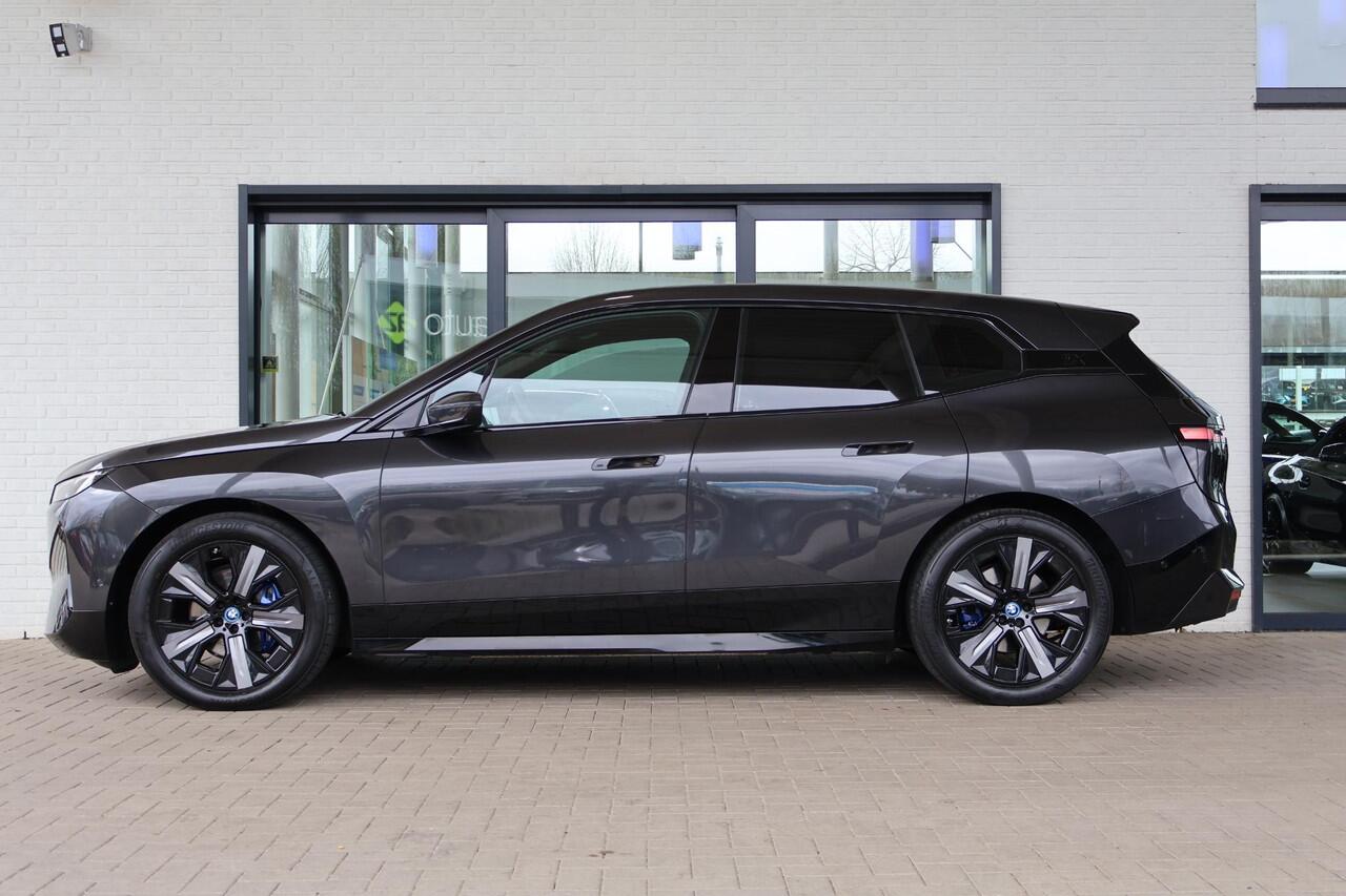 BMW iX xDrive50 | Sport Edition | Bowers & Wilkins | Panoramadak Sky Lounge | Laserlight