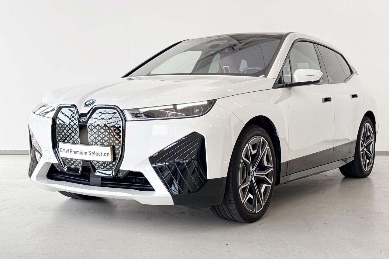 BMW iX xDrive40 High Executive Sportpakket | Selections