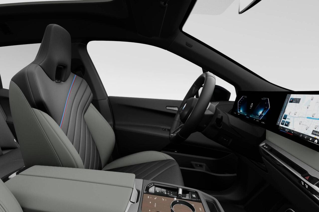 BMW iX xDrive45 | M Sport Pro | Comfort Pack | Innovation Pack