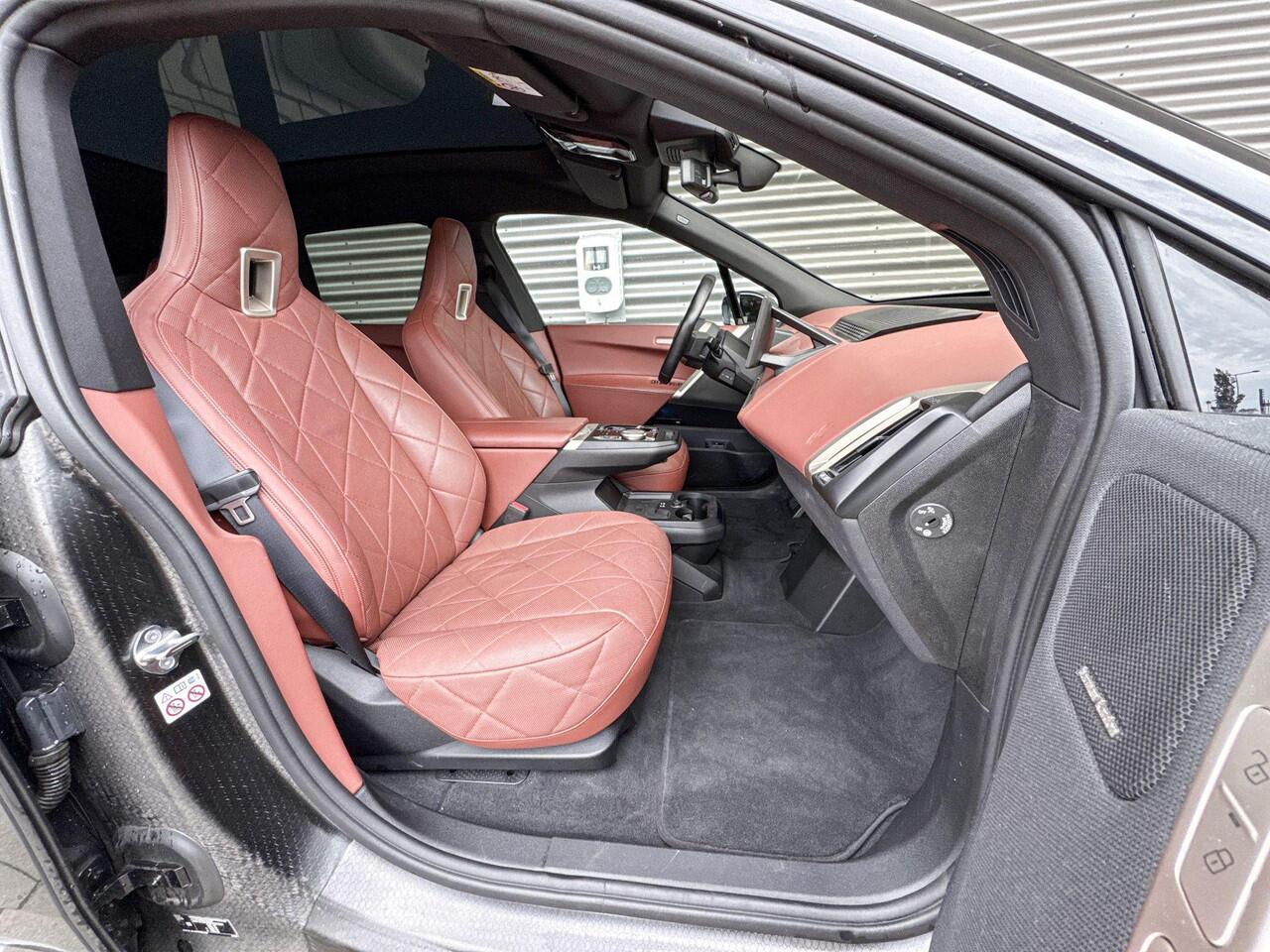 BMW iX xDrive50 Sportpakket / High Executive / CoPilot Pack / Integral Active Steering / Soft-Close / Sky Lounge / Harman Kardon / Luchtvering