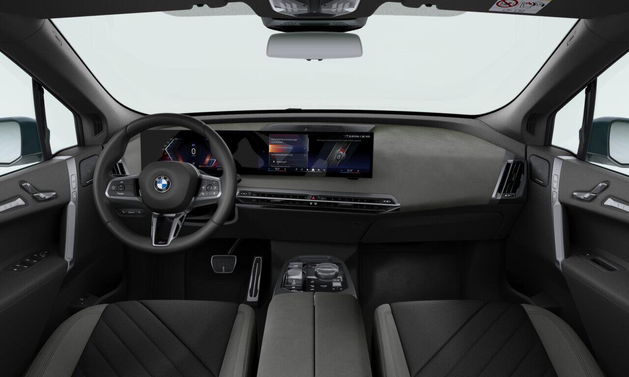 BMW iX xDrive45 | M-Sport Pro | 23'' | Soft-Close | Luchtvering | Panorama. | Driv. + Park. Prof. | Stoelvent. | Harman/Kardon | Trekhaak | Iconic Glow grille | Warmte Comf. voor/achter
