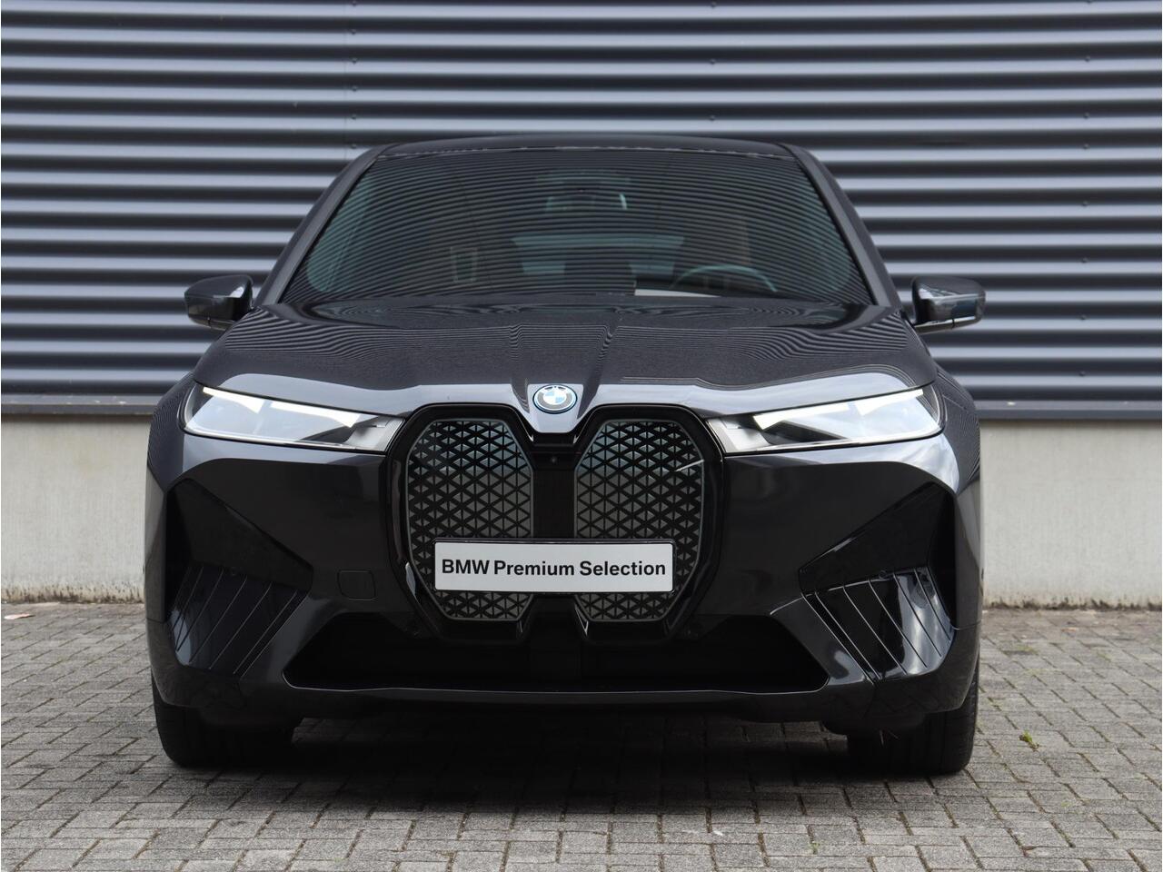 BMW iX xDrive40 | High Executive | Sportpakket | Panodak Skylounge | Driving Assistant Prof. | Soft Close | Parking Assistant Plus | Harman Kardon | 22'' LMV