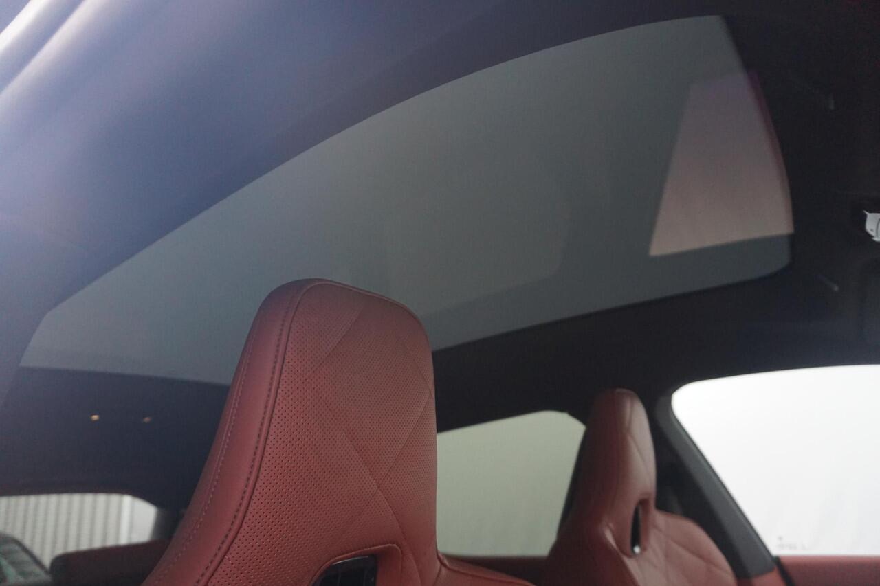 BMW iX xDrive45 101 kWh | M Sportpakket | M Sportpakket Pro | Comfort Pack | Innovation Pack