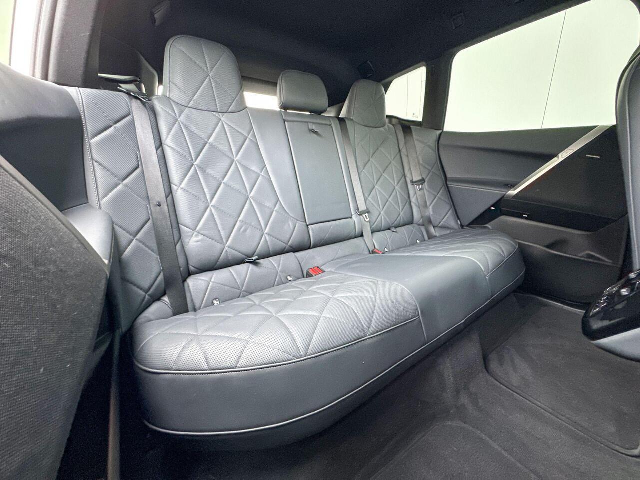 BMW iX xDrive40 High Executive M-Sport / Copilot Pack / Parking Assistant Plus / Harman Kardon / Head-Up / Stuurwielrand Verwarmd / 22 Inch / getint glas / Individual Exterieur Line Titanbronze / Clear&Bold / Selections