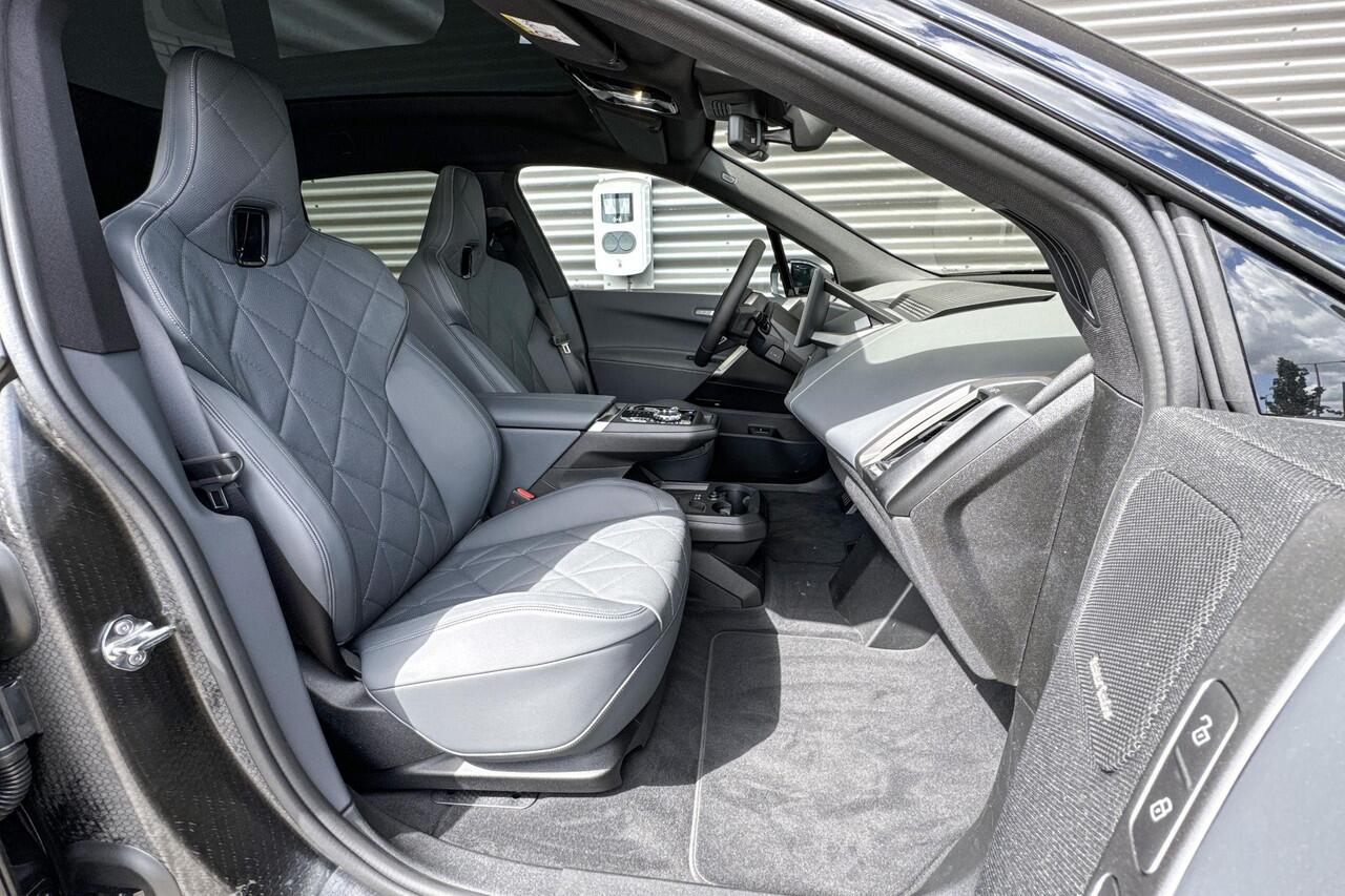 BMW iX xDrive45 101 kWh
