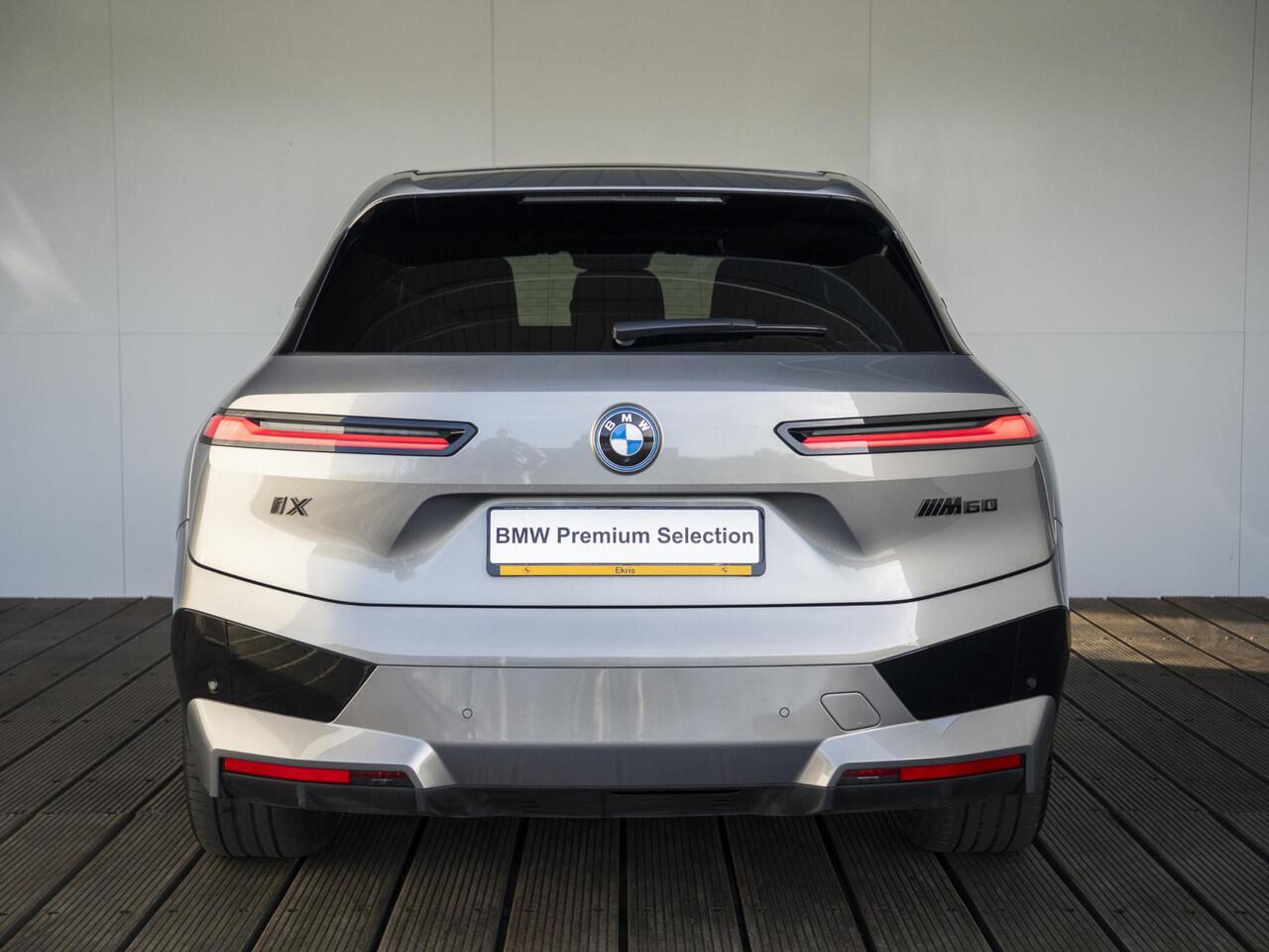 BMW iX M60 | High Executive | Driving Assistant Professional | Bowers & Wilkins | Sky Lounge | Comfort Access | Stoelventilatie | Soft-Close | Trekhaak