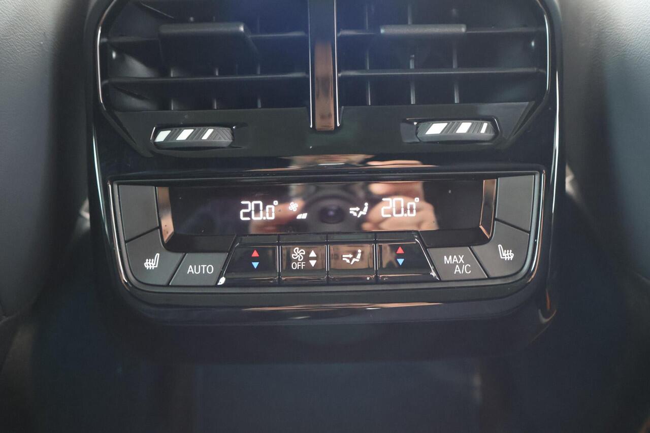 BMW iX xDrive50 | Sport Edition | Bowers & Wilkins | Panoramadak Sky Lounge | Laserlight