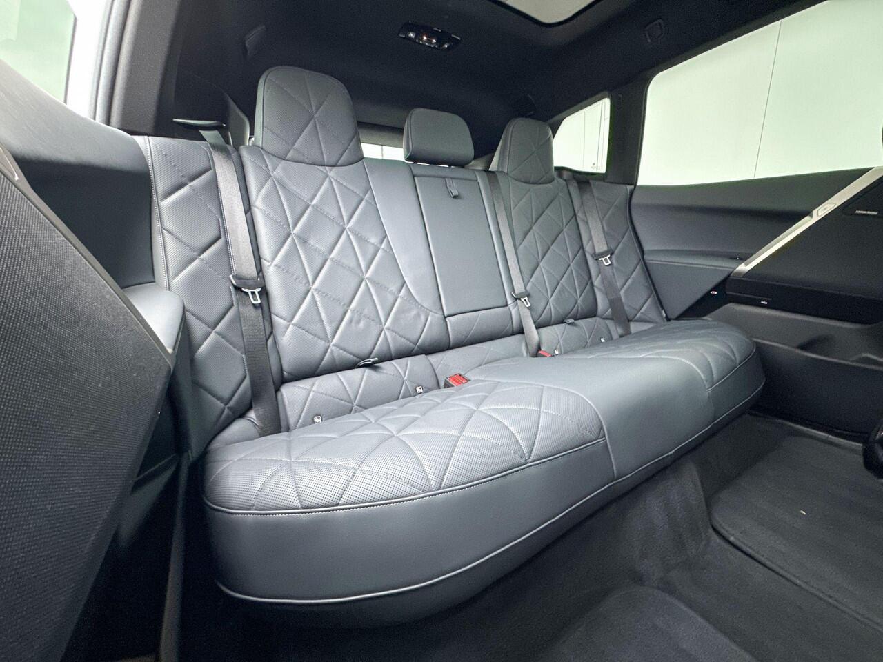 BMW iX xDrive50 Trekhaak | Panoramadak | Integral Active Steering