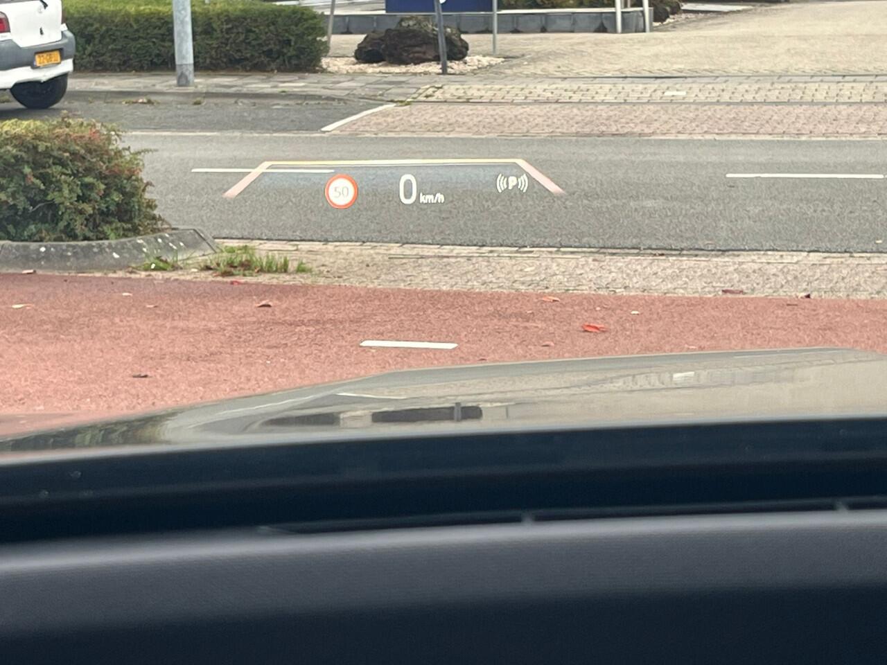 BMW iX xDrive40 Executive 77 kWh | Head-Up Display | Camera | Stoelverwarming | Navigatie |