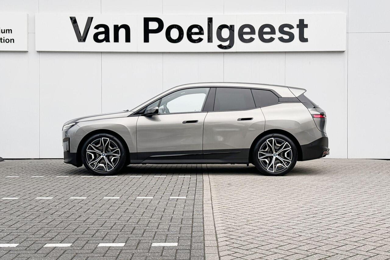 BMW iX xDrive50 Trekhaak | Panoramadak | Integral Active Steering