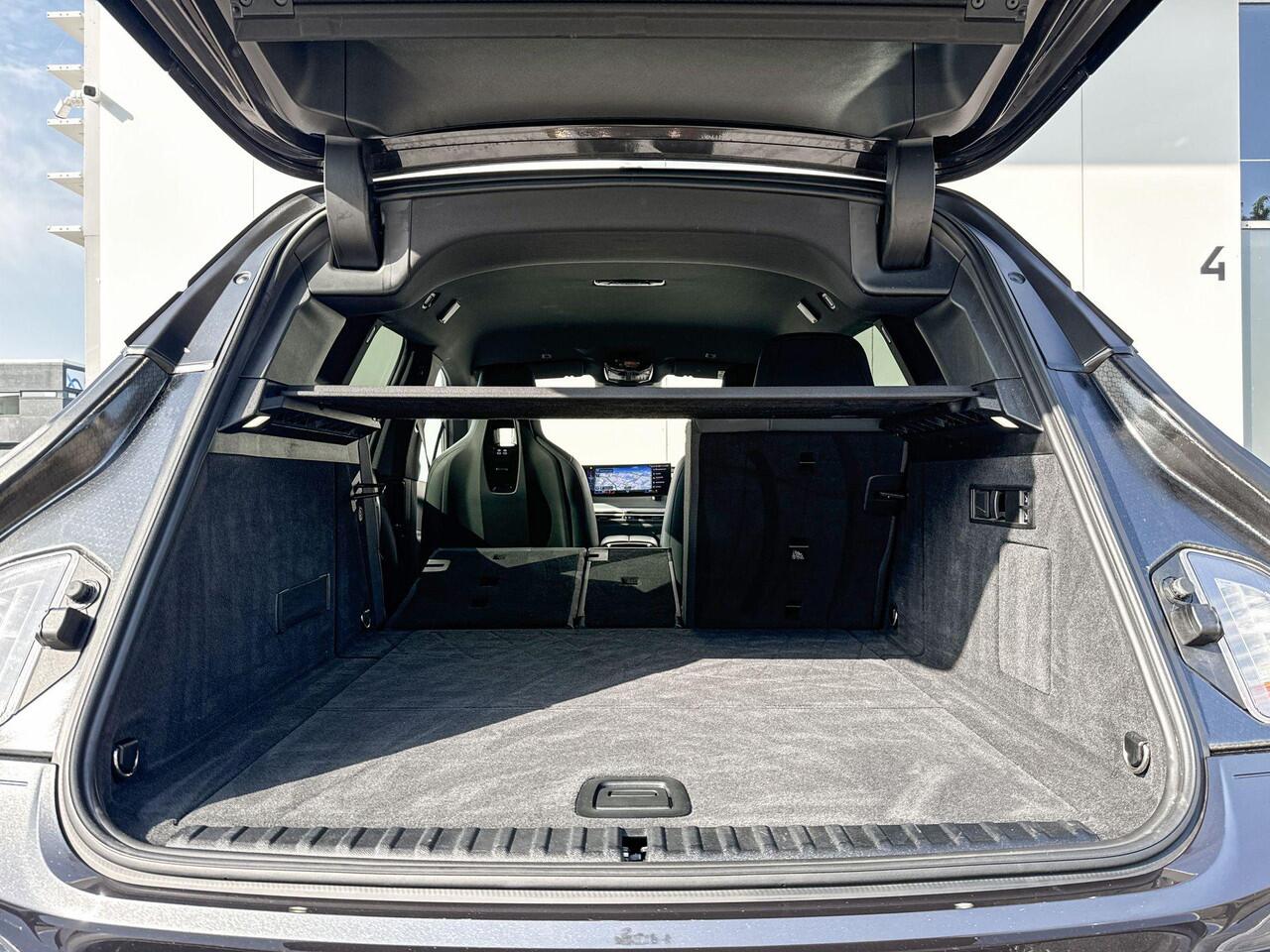 BMW iX xDrive50 22 Inch / Getinte Ramen Achter / Stoelventilatie / Stoelverwarming / Driving Assistant / Laser Light / 4 Zone Airco / Selections