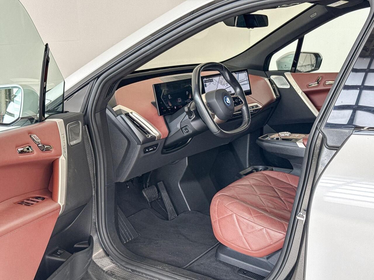 BMW iX xDrive40 High Executive Sportpakket | Selections