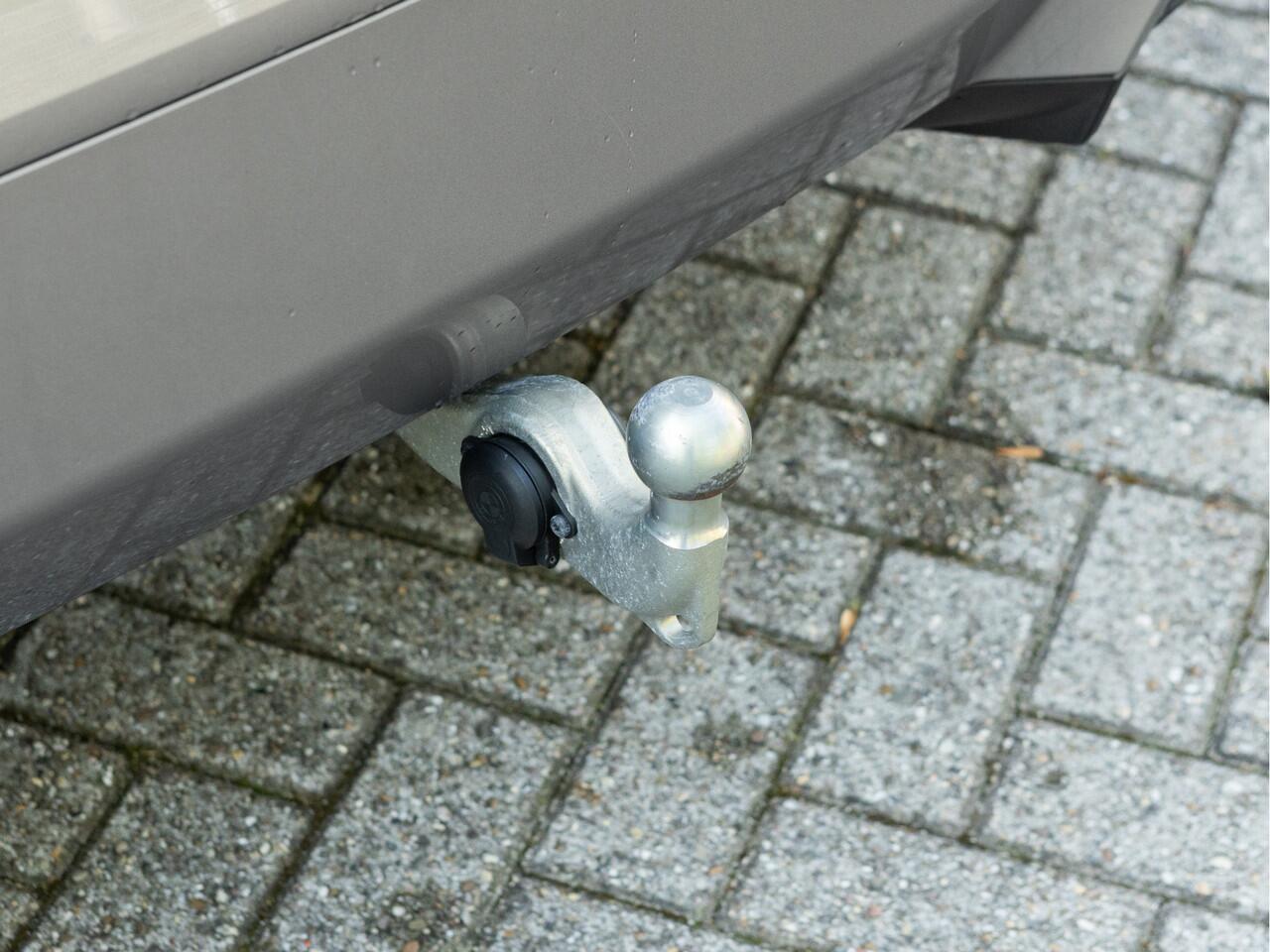 BMW iX M60 High Executive - Pano - Trekhaak - 112kWh