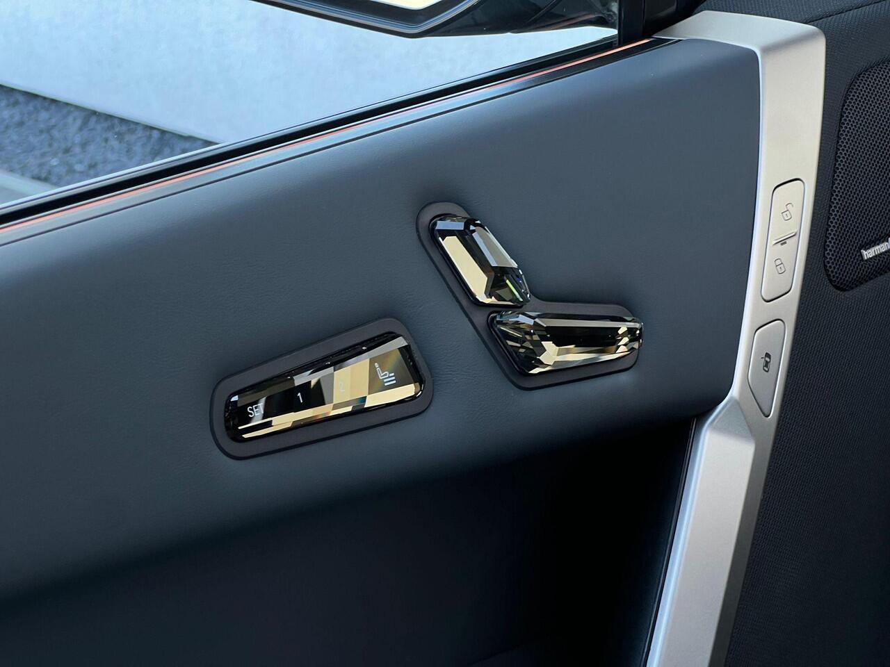 BMW iX xDrive50 Business Edition Plus 112 kWh | Sportpakket | Trekhaak | Driving Assistant Professional | Comfort Access