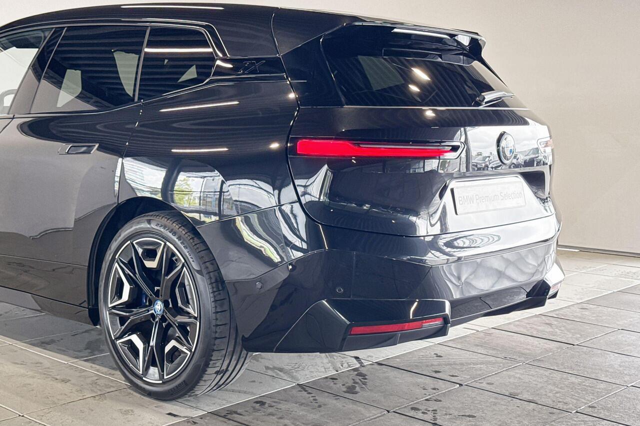 BMW iX xDrive50 Business Edition Plus Sportpakket | Selections