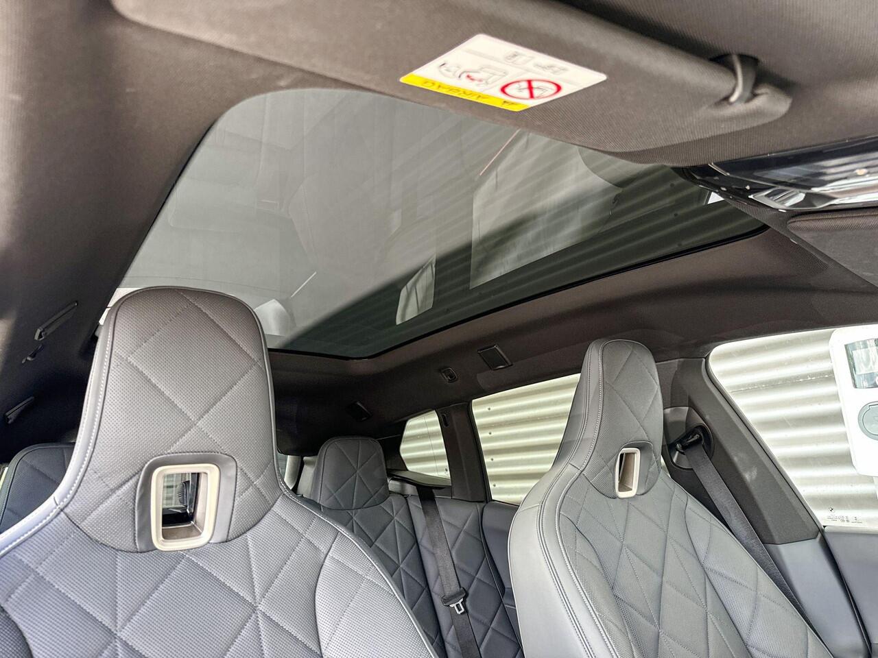 BMW iX xDrive40 Business Edition Plus 77 kWh / Selections