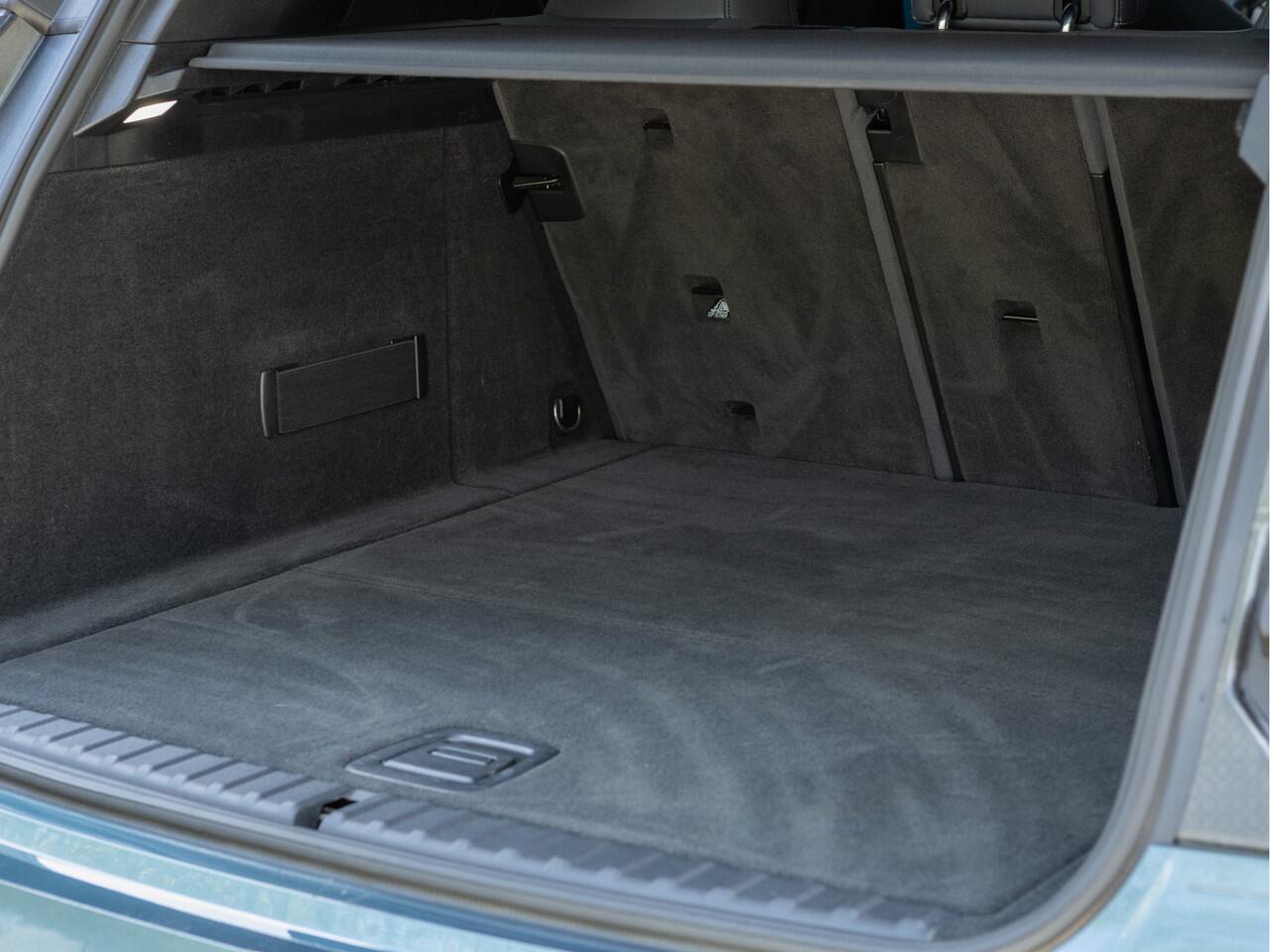 BMW iX M60 xDrive - Pano - Bowers & Wilkins - Trekhaak - Stoelventilatie